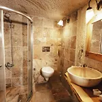 Young Cave Hotel *