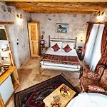 Hotel Young Cave