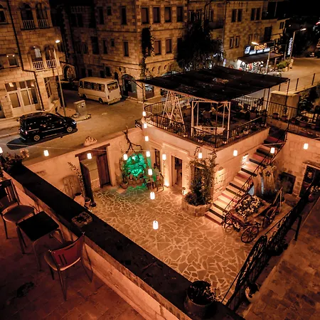 Отель Young Cave