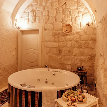 Young Cave Otel