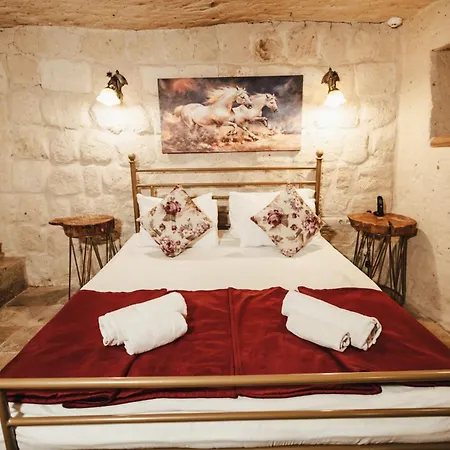 Young Cave Hotel *