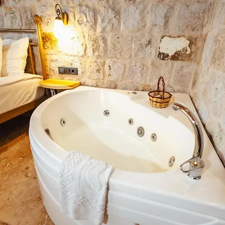 Young Cave Hotel