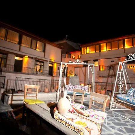 Hotel Young Cave