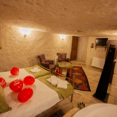 Hotel Young Cave
