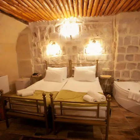 Hotel Young Cave