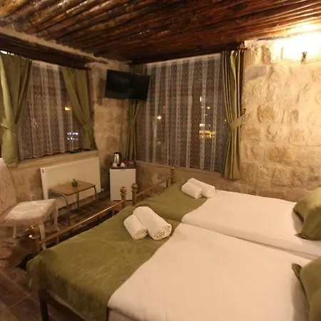 Young Cave Otel
