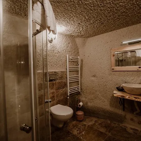 Young Cave Hotel *