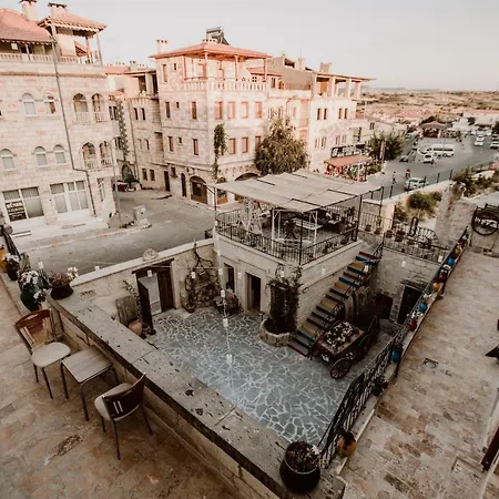 Young Cave Hotel *