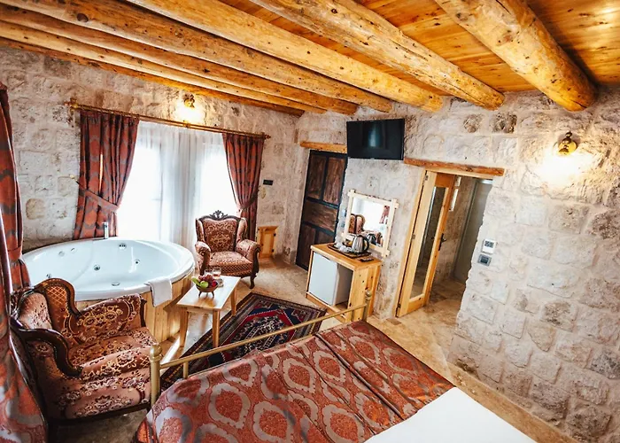 Young Cave * Ortahisar